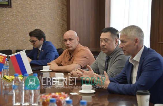 “Ялалтын гал” төслийн төлөөлөгчид Эрдэнэт хотод ажиллав