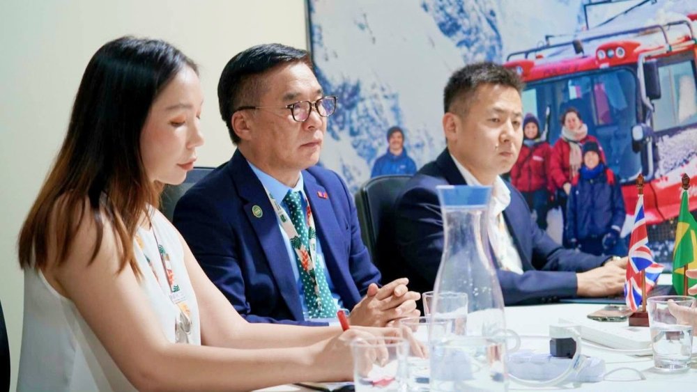 Байгаль орчин, уур амьсгалын өөрчлөлтийн сайд Б.Батбаатар Рейчэл Киттэй уулзаж уур амьсгалын өөрчлөлт, СОР17-ийн хүрээнд хамтын ажиллагааг өргөжүүлэхээр санал солилцлоо